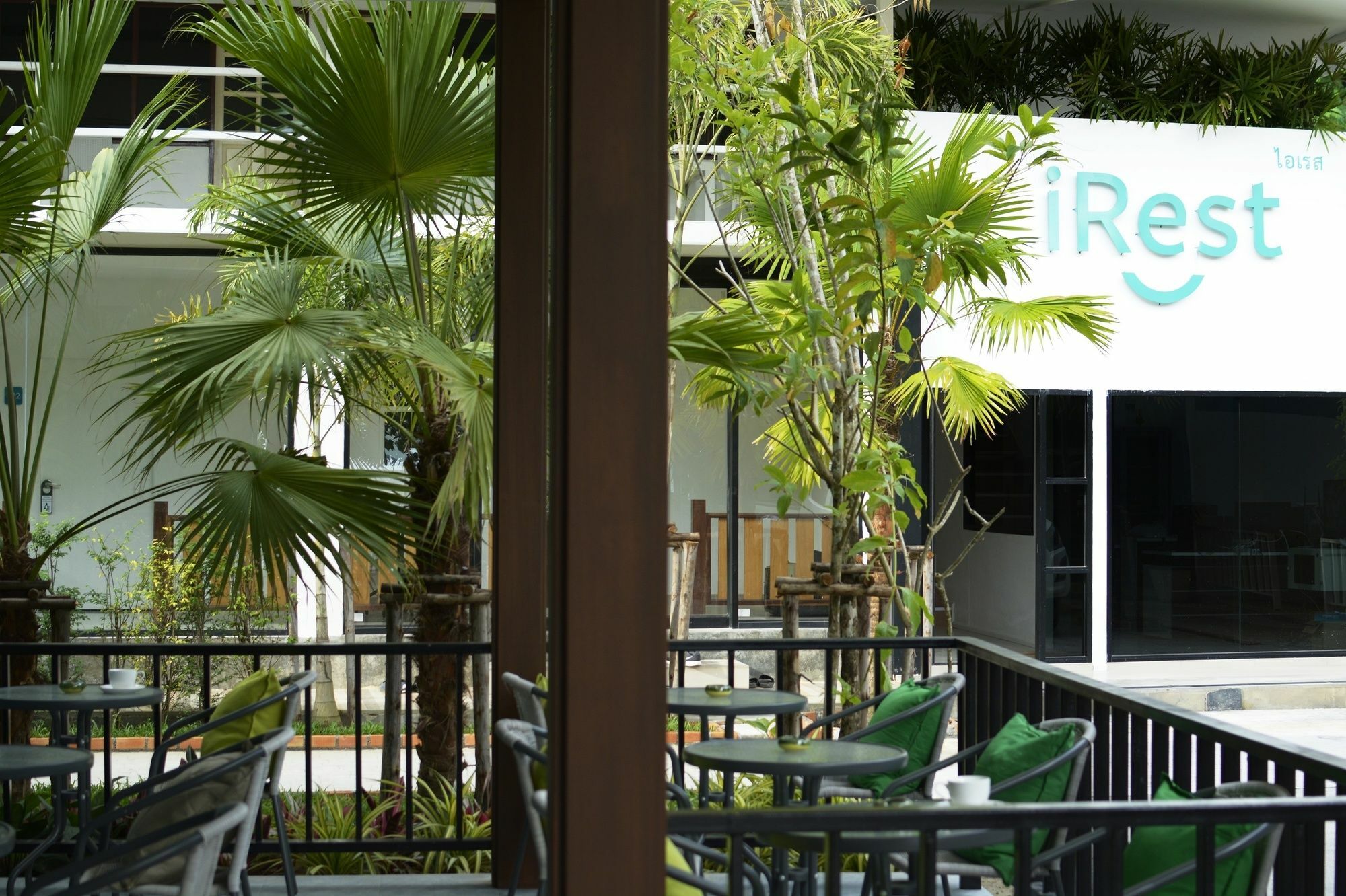 Irest Ao Nang Seafront Hostel Εξωτερικό φωτογραφία