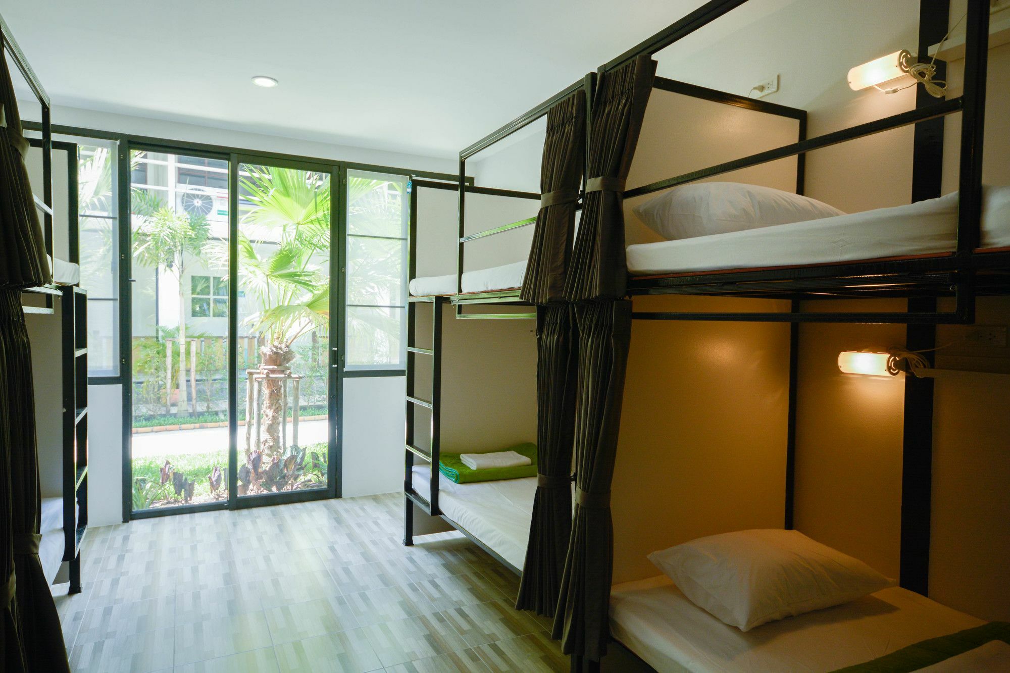 Irest Ao Nang Seafront Hostel Εξωτερικό φωτογραφία