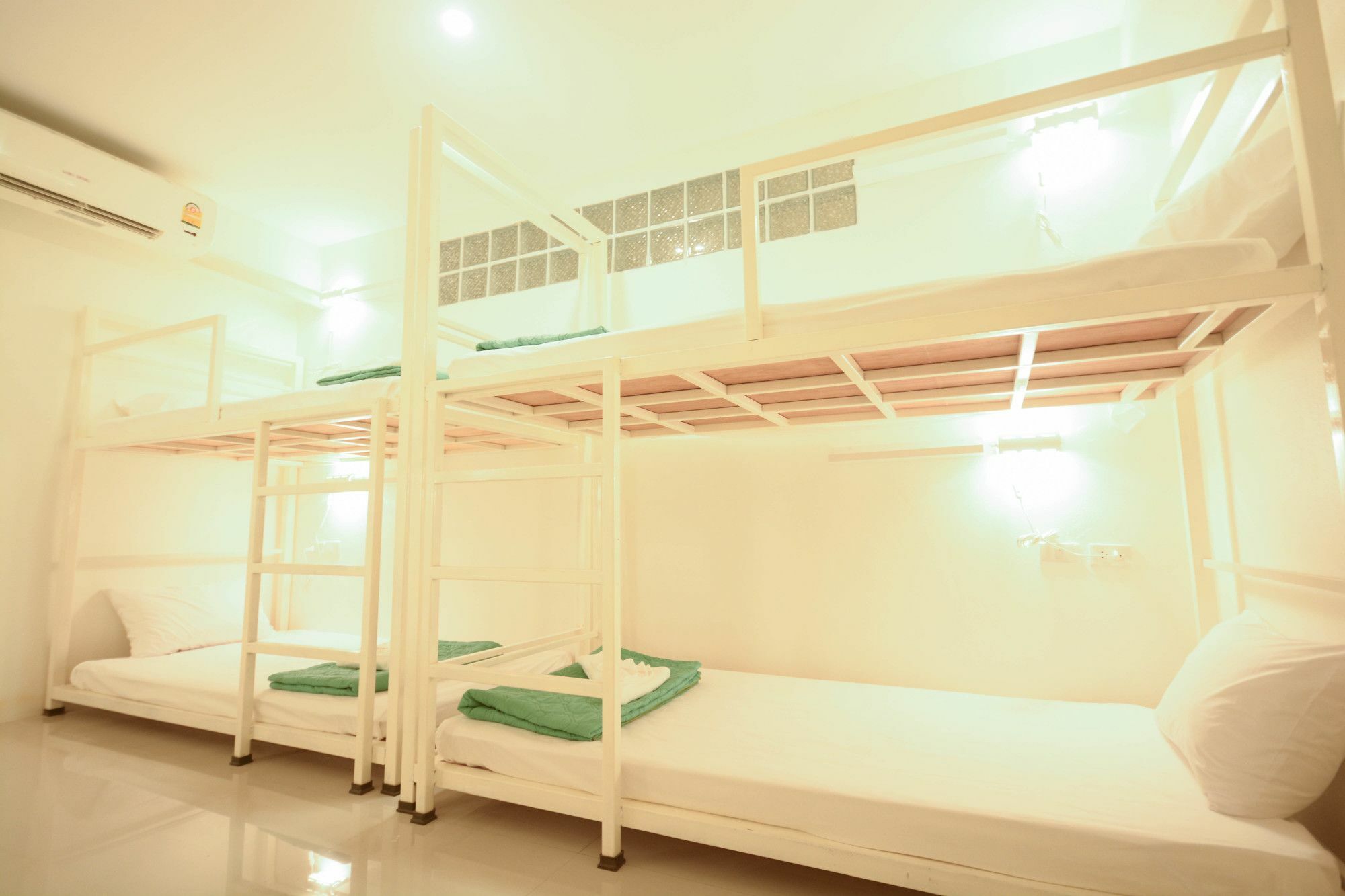 Irest Ao Nang Seafront Hostel Εξωτερικό φωτογραφία