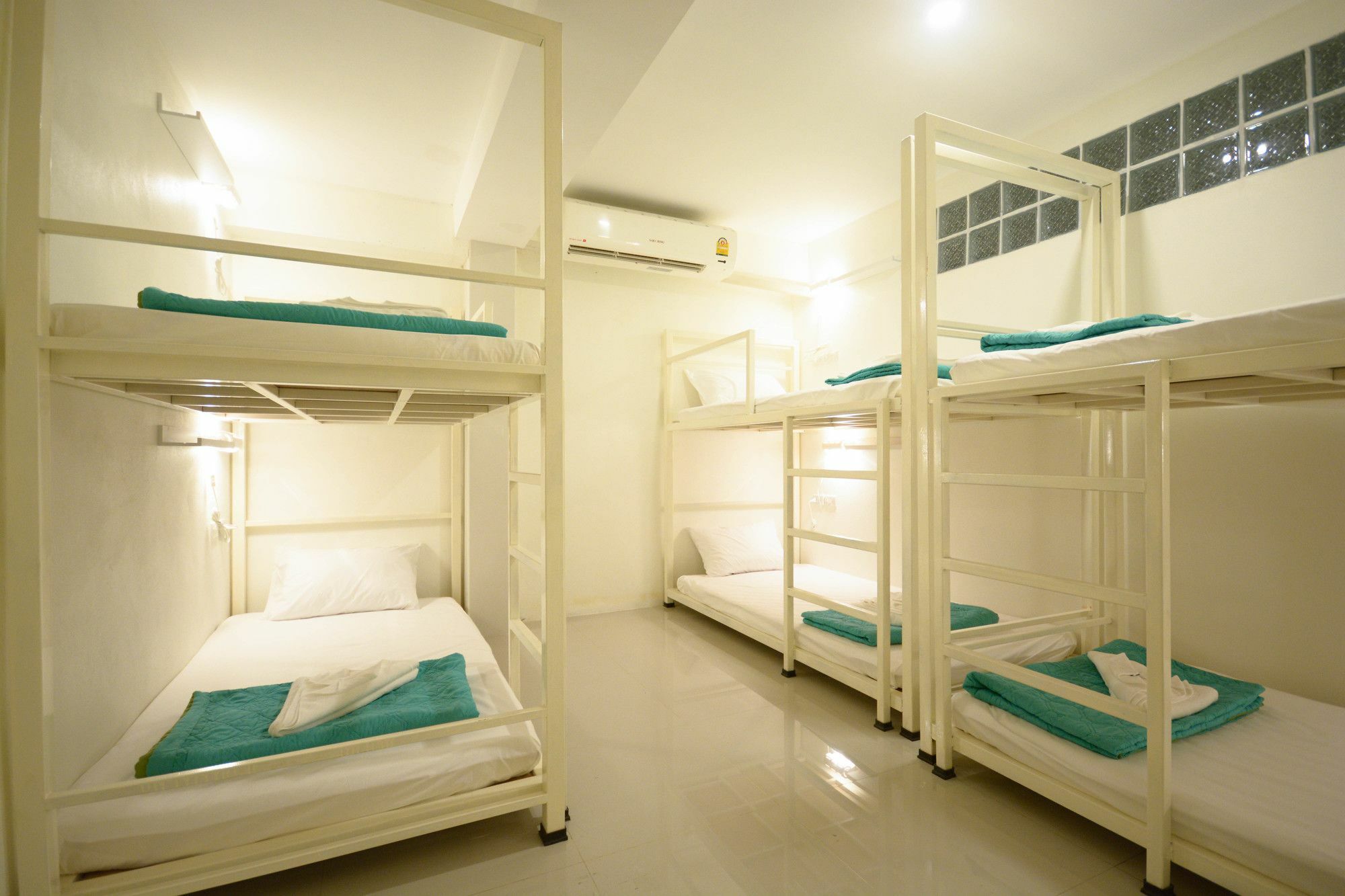 Irest Ao Nang Seafront Hostel Εξωτερικό φωτογραφία